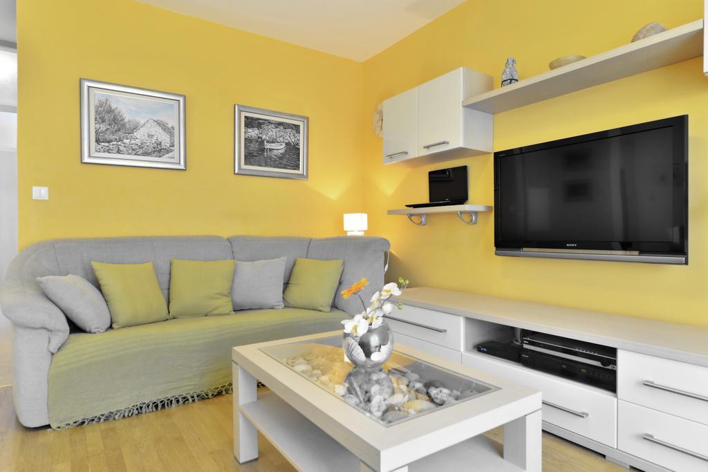 Cozy Beach Apartment Split Exterior foto